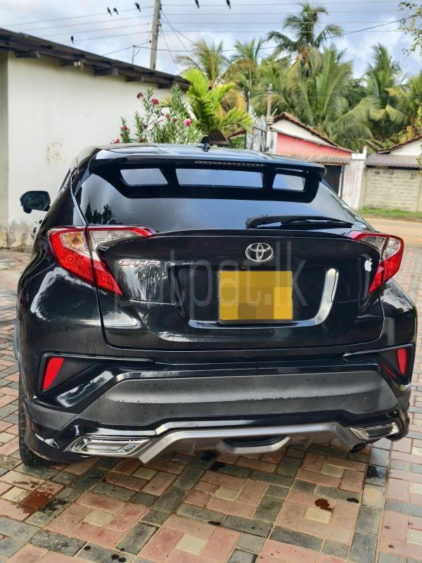 Toyota CHR 2017 - பயன்படுத்தப்பட்டது SUV sale in Sri Lanka - patpat.lk