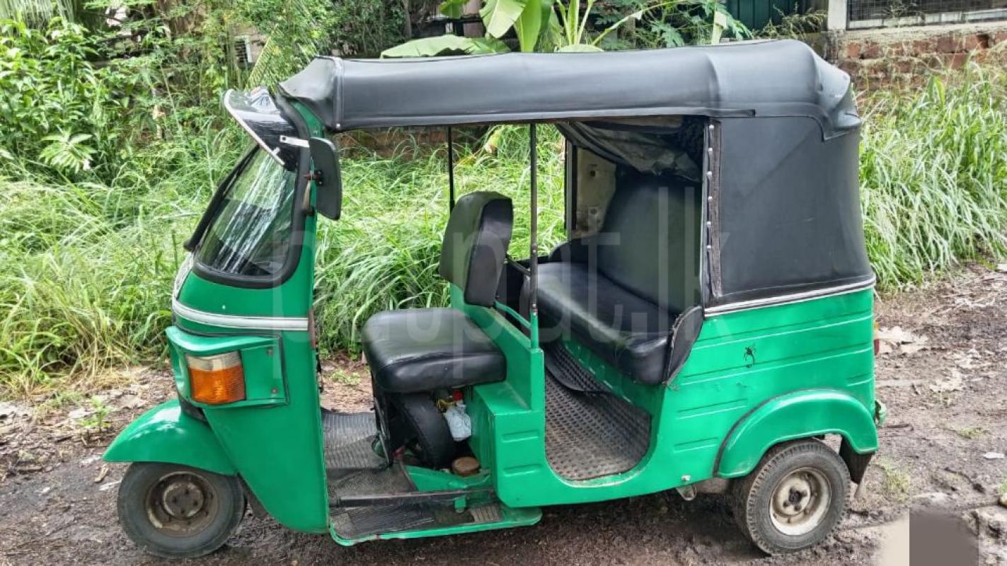 Bajaj 4 stroke 2010 - பயன்படுத்தப்பட்டது முச்சக்கர வண்டி sale in Sri Lanka - patpat.lk