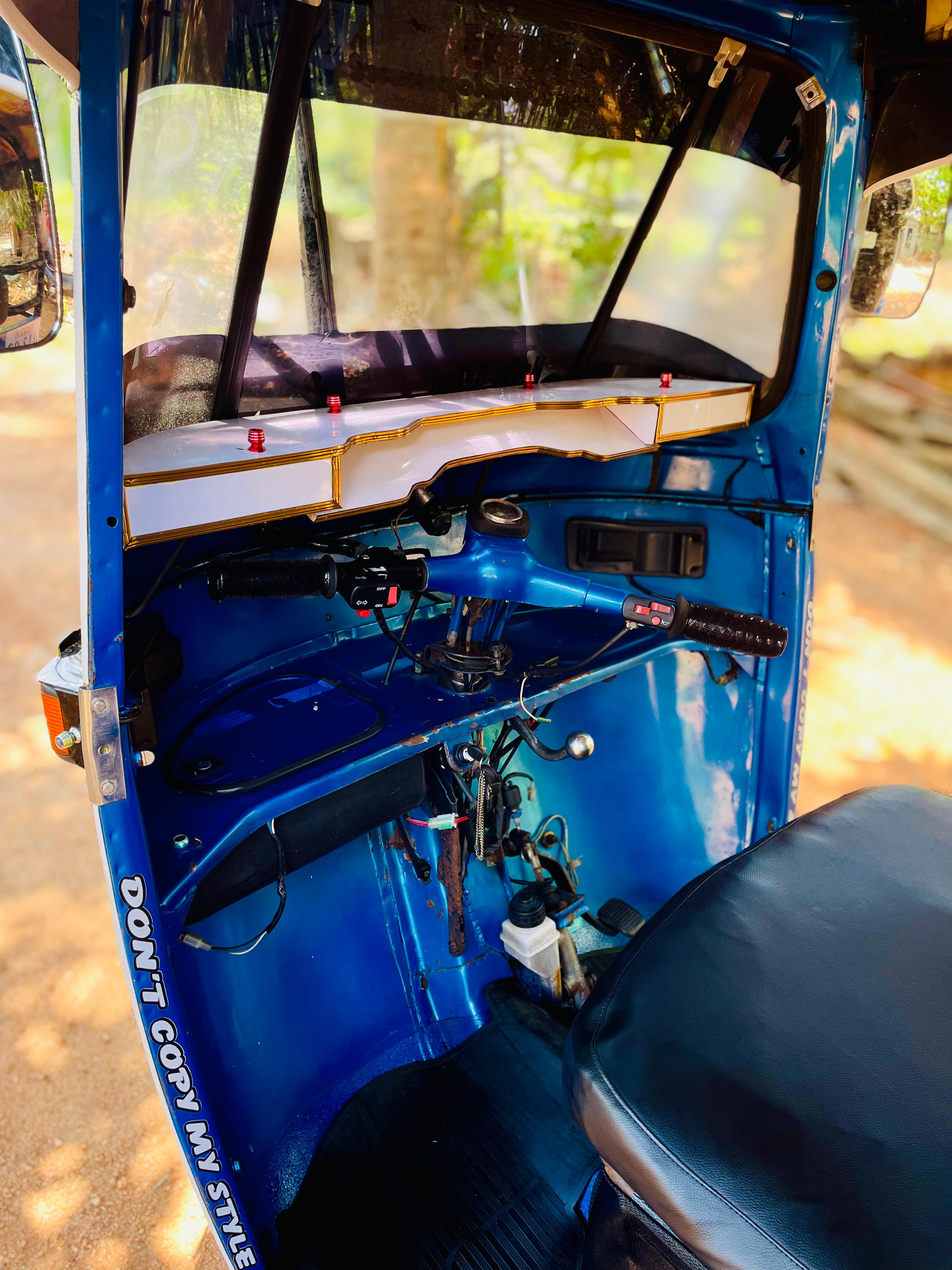 Bajaj Three Wheel 1999 - භාවිතා කරන ලද ත්‍රිරෝද රථය sale in Sri Lanka - patpat.lk