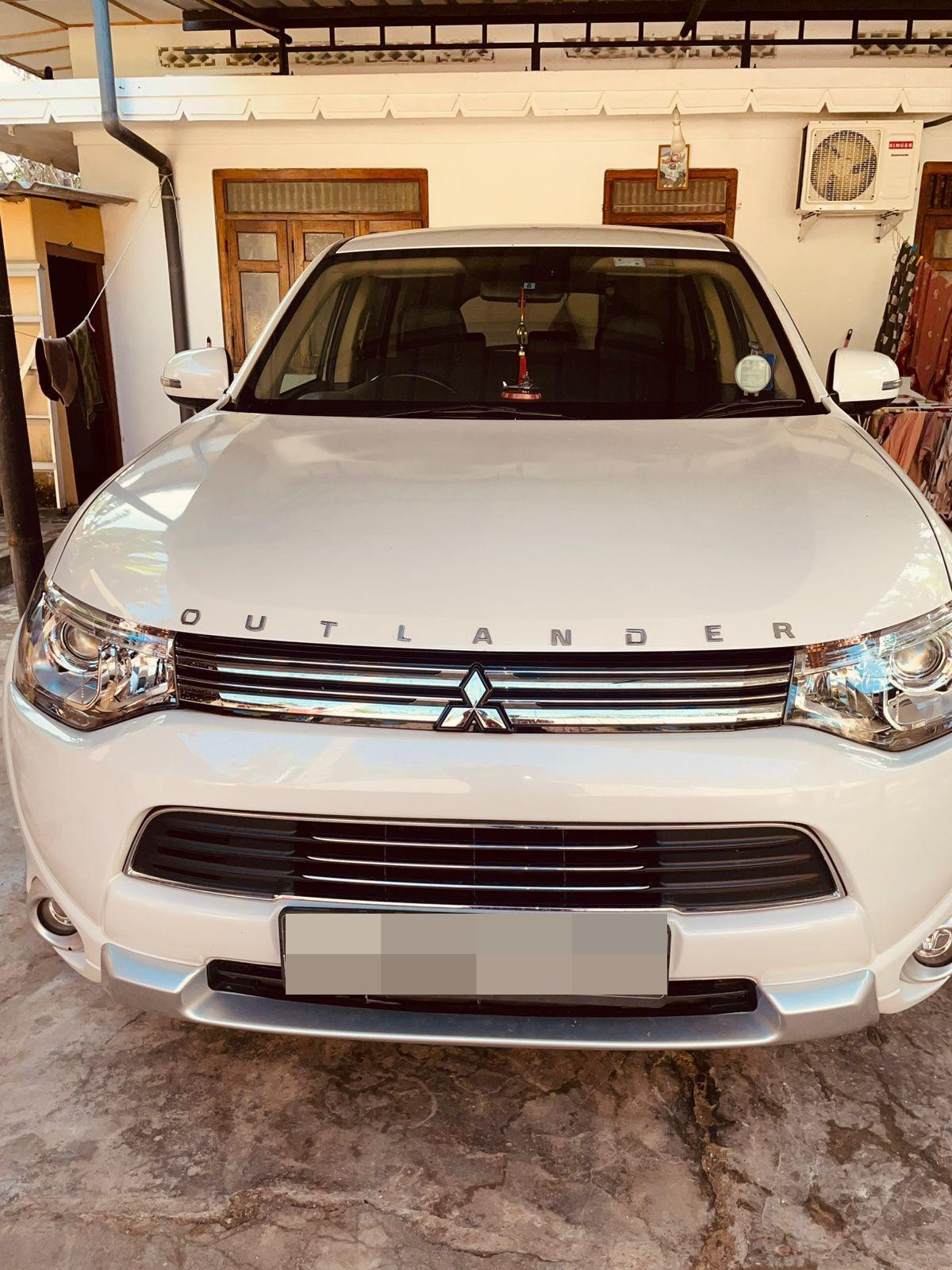 Mitsubishi Outlander 2014 - பயன்படுத்தப்பட்டது SUV sale in Sri Lanka - patpat.lk