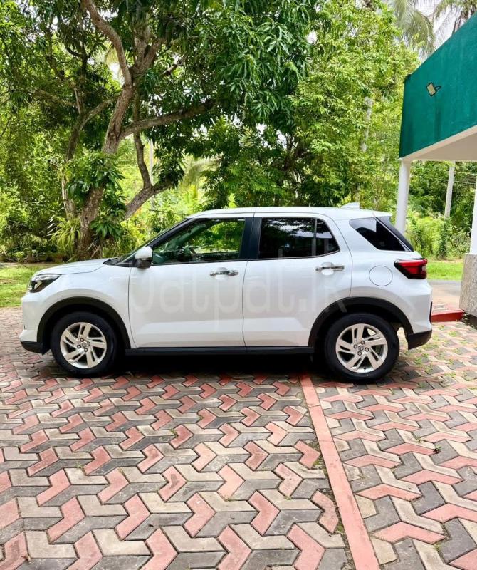 Toyota Raize 2025 - சான்றளிக்கப்பட்டது SUV sale in Sri Lanka - patpat.lk