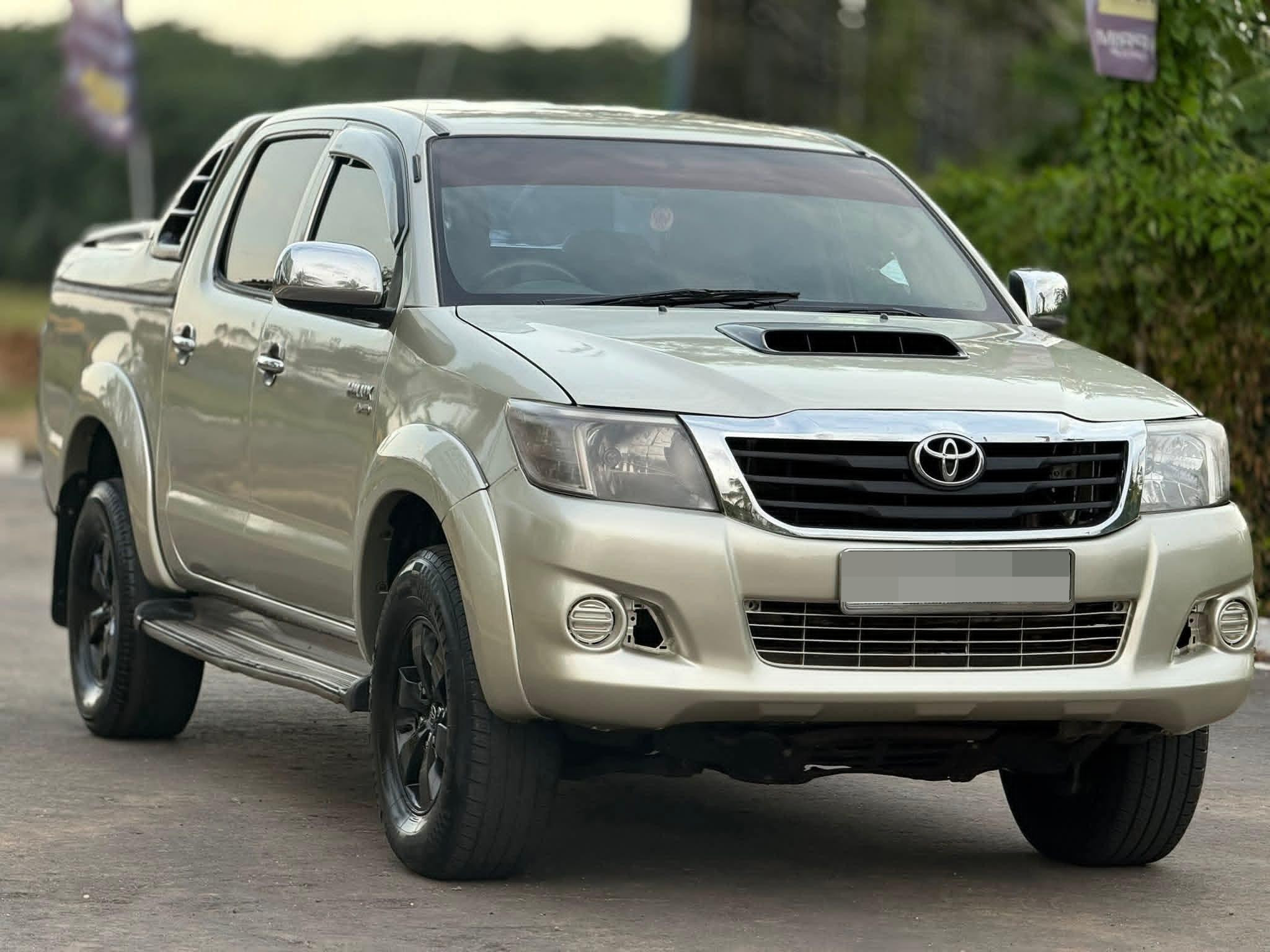Toyota Hilux 2011 - භාවිතා කරන ලද භාණ්ඩ ප්‍රවාහන sale in Sri Lanka - patpat.lk