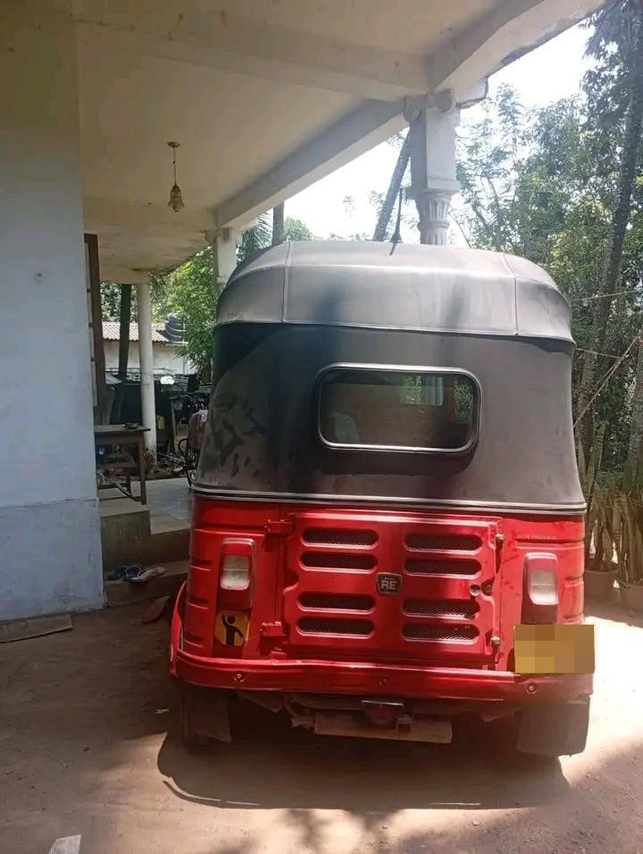 Bajaj Three Wheel 2015 - பயன்படுத்தப்பட்டது முச்சக்கர வண்டி sale in Sri Lanka - patpat.lk