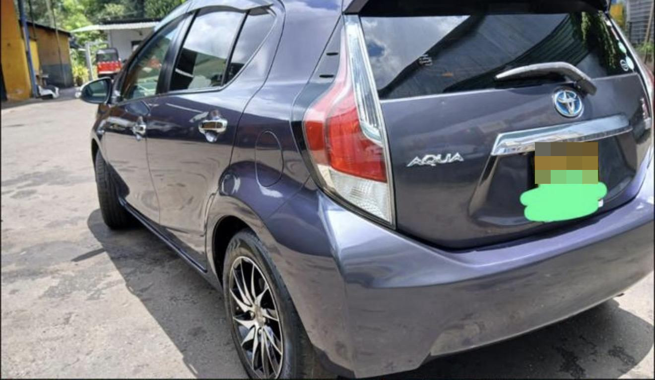 Toyota Aqua 2015 - பயன்படுத்தப்பட்டது கார் sale in Sri Lanka - patpat.lk