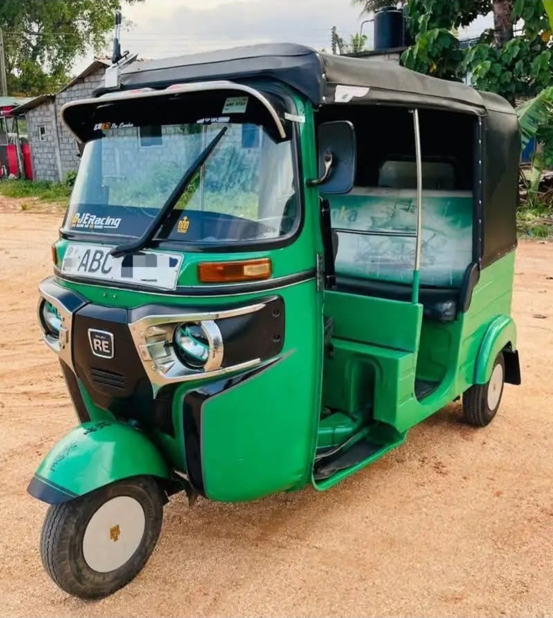 Bajaj Three Wheel 2015 - භාවිතා කරන ලද ත්‍රිරෝද රථය sale in Sri Lanka - patpat.lk