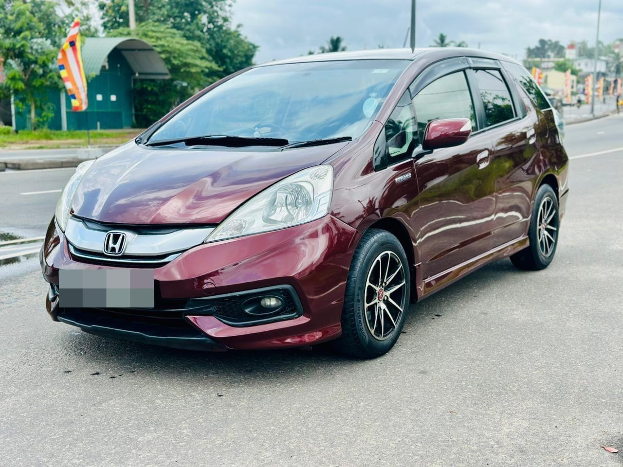 Honda FIT SHUTTLE 2014 - பயன்படுத்தப்பட்டது கார் sale in Sri Lanka - patpat.lk