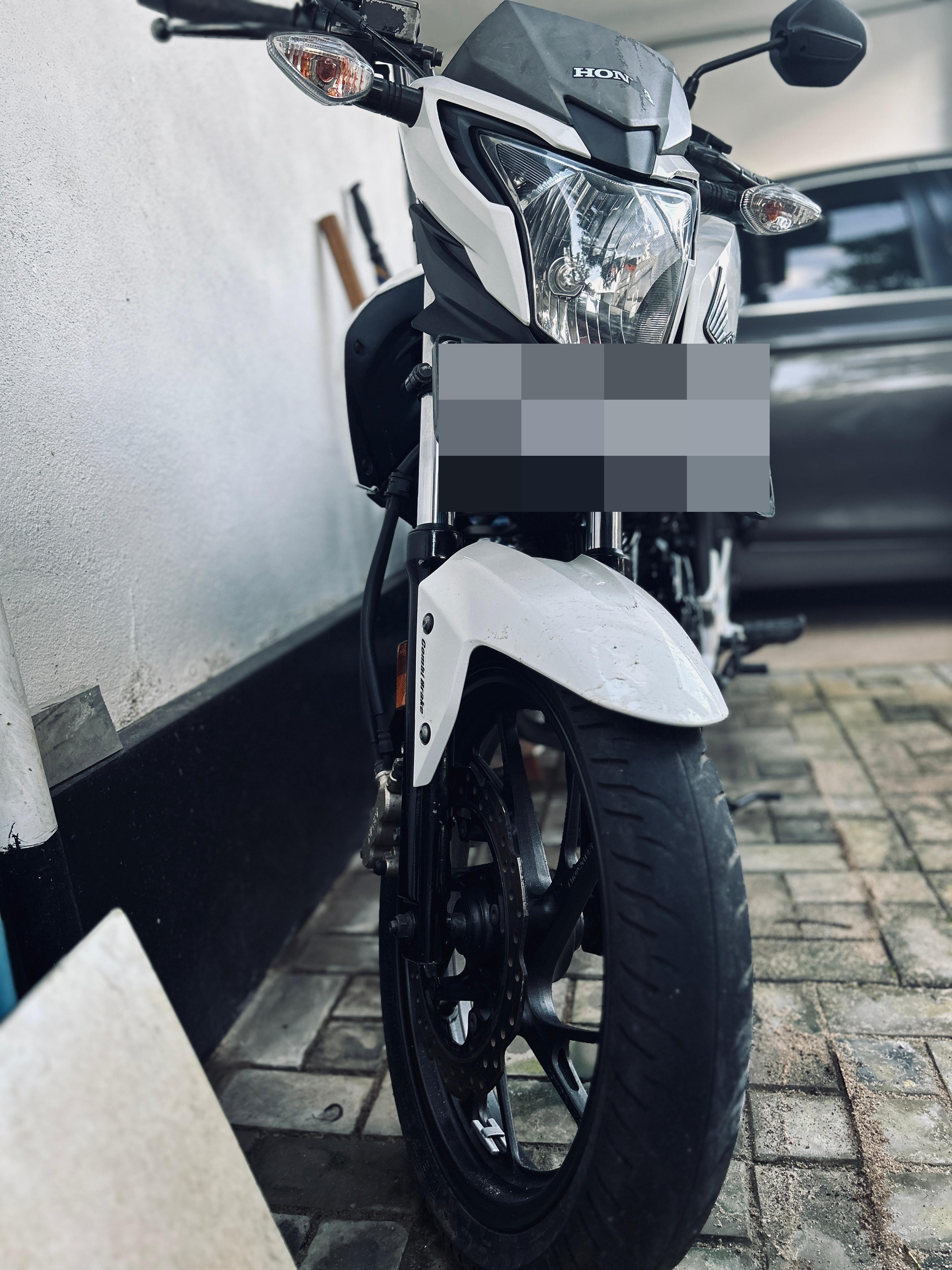 Honda Cb Hornet 2017 - பயன்படுத்தப்பட்டது பைக் sale in Sri Lanka - patpat.lk