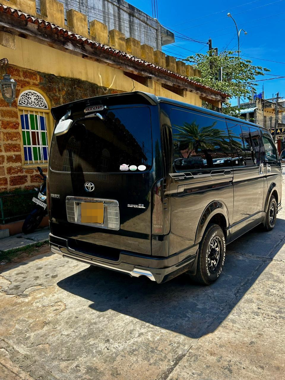 Toyota Hiace 2008 - பயன்படுத்தப்பட்டது வேன் sale in Sri Lanka - patpat.lk