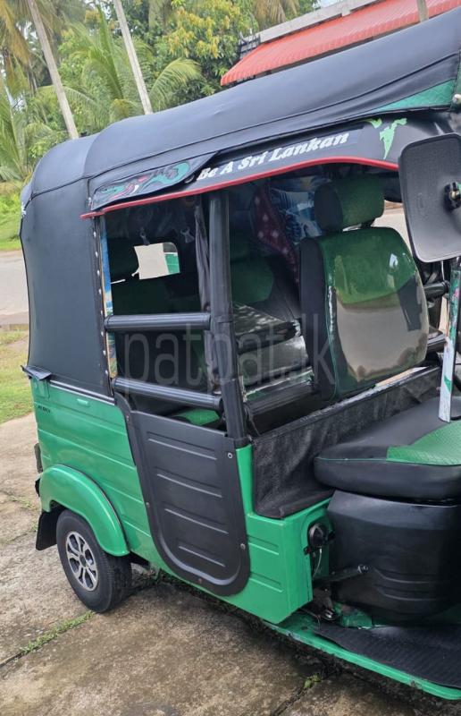 Bajaj Three Wheel 2017 - பயன்படுத்தப்பட்டது முச்சக்கர வண்டி sale in Sri Lanka - patpat.lk