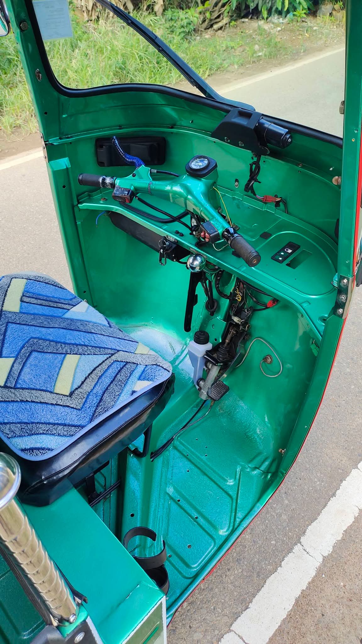 Bajaj 2 stroke 2006 - பயன்படுத்தப்பட்டது முச்சக்கர வண்டி sale in Sri Lanka - patpat.lk