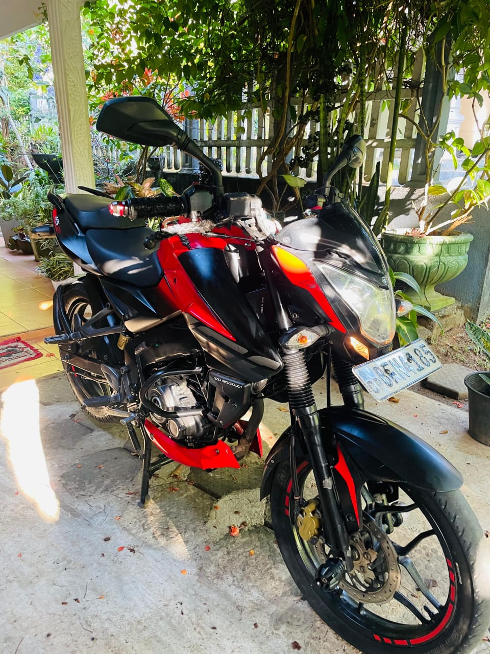 Bajaj Pulsar 2017 - பயன்படுத்தப்பட்டது பைக் sale in Sri Lanka - patpat.lk