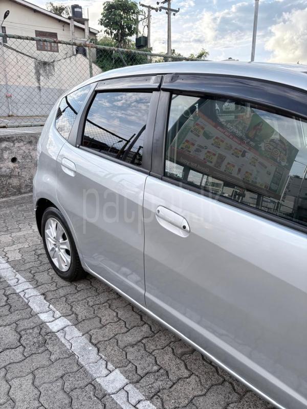 Honda Fit 2011 - பயன்படுத்தப்பட்டது கார் sale in Sri Lanka - patpat.lk