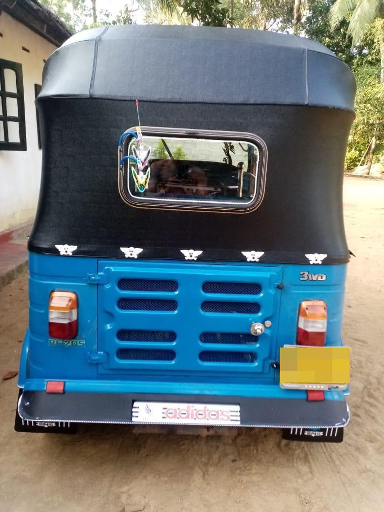 Bajaj Three Wheel 2012 - பயன்படுத்தப்பட்டது முச்சக்கர வண்டி sale in Sri Lanka - patpat.lk