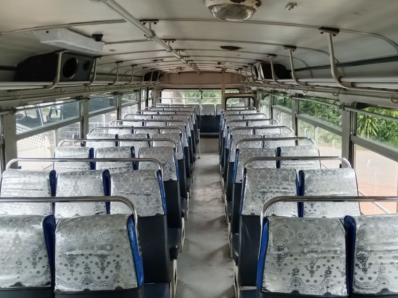 Ashok Leyland Viking 2004 - பயன்படுத்தப்பட்டது பஸ் sale in Sri Lanka - patpat.lk