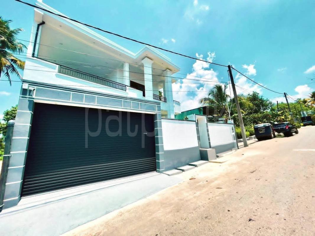 House for Sale in Polgasowita ads-image-1