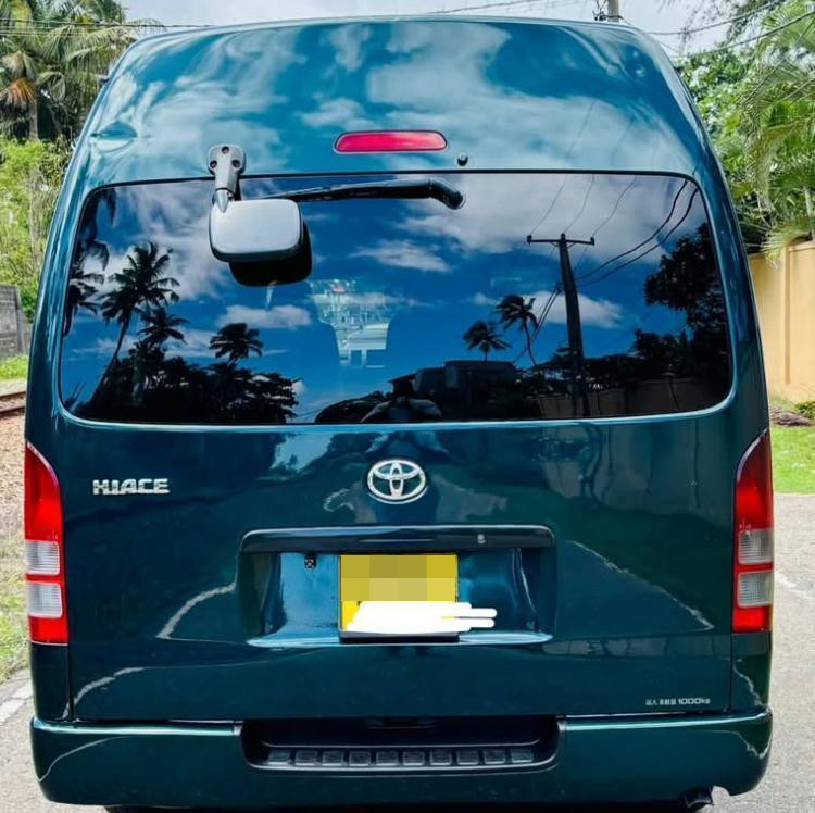 Toyota Hiace 2011 - பயன்படுத்தப்பட்டது வேன் sale in Sri Lanka - patpat.lk