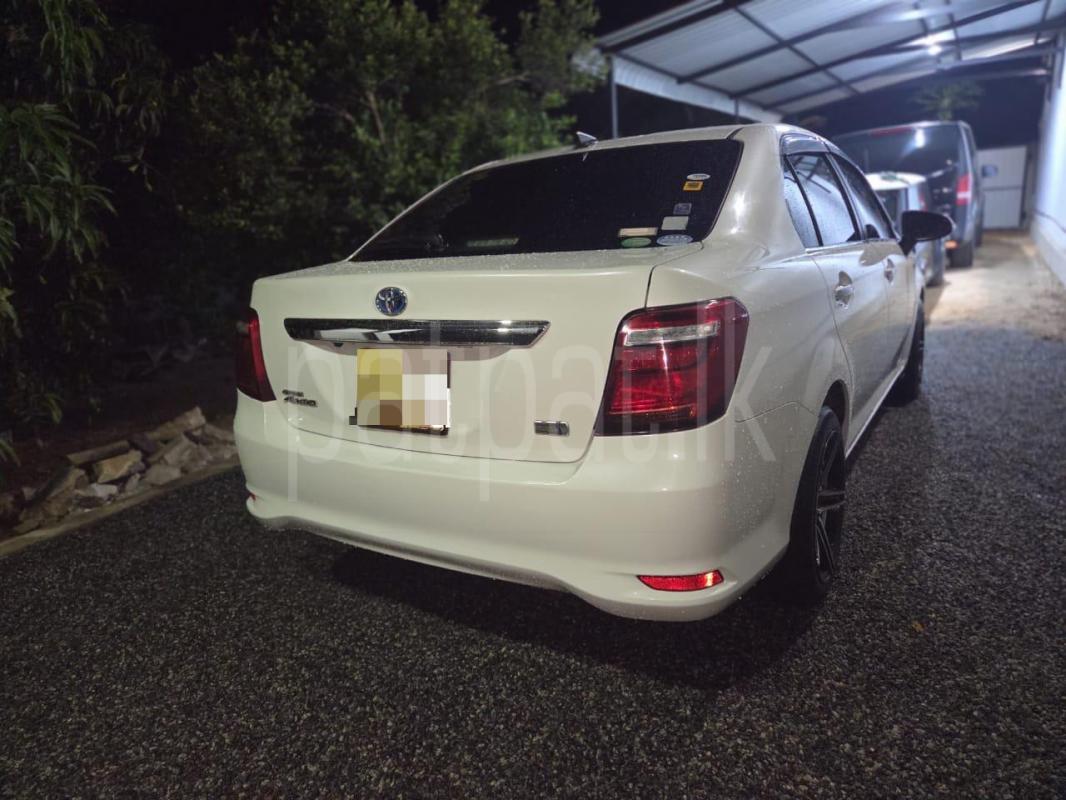 Toyota Axio 2015 - භාවිතා කරන ලද කාර් sale in Sri Lanka - patpat.lk