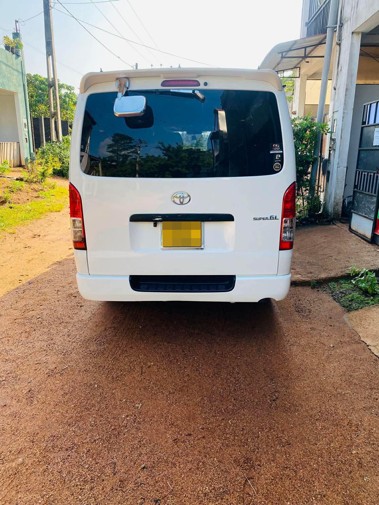Toyota Hiace 2007 - Used Van sale in Sri Lanka - patpat.lk