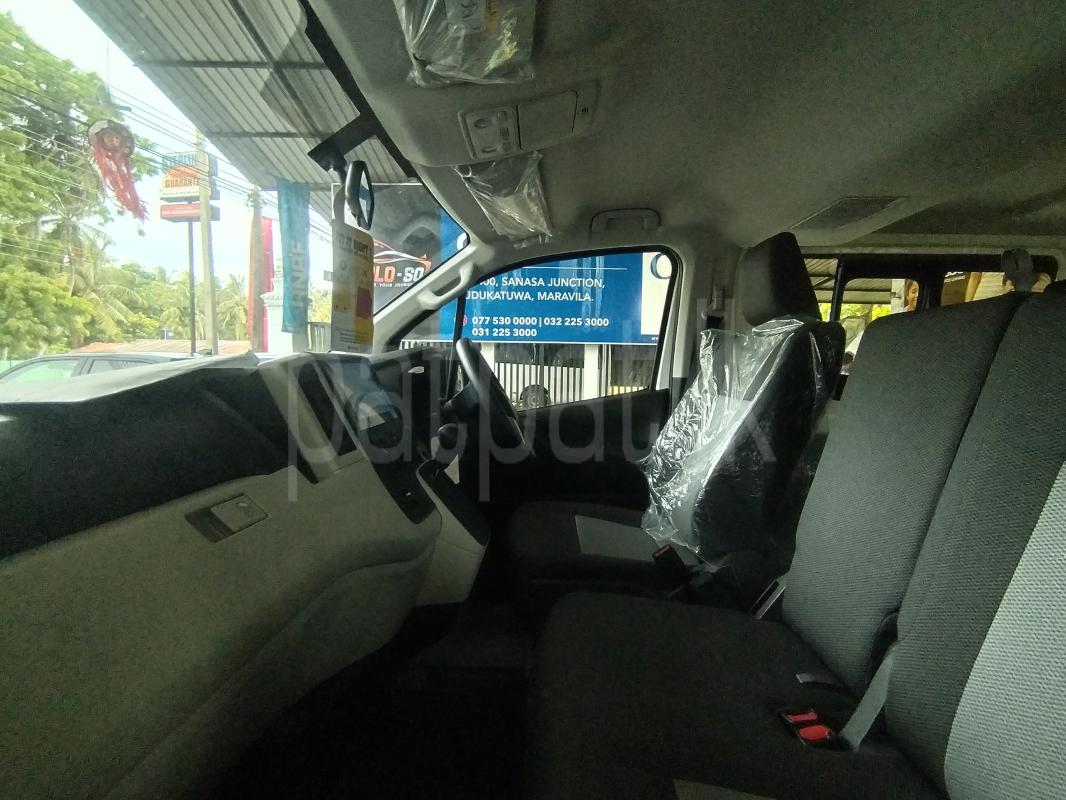 Toyota Hiace 2025 - சான்றளிக்கப்பட்டது வேன் sale in Sri Lanka - patpat.lk