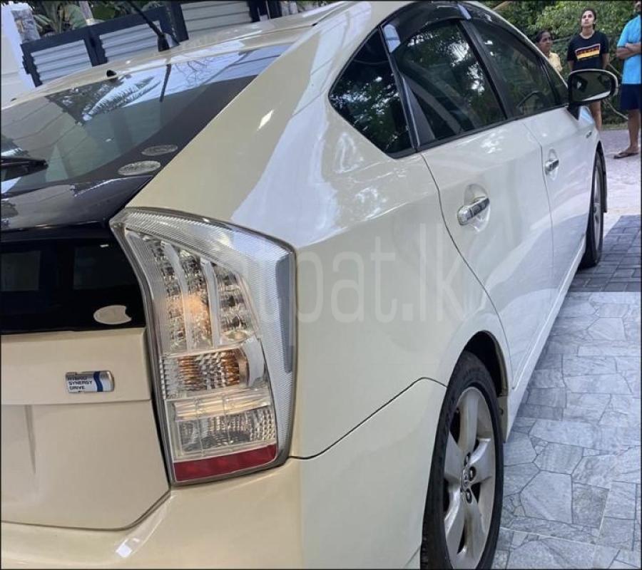 Toyota Prius 2010 - பயன்படுத்தப்பட்டது கார் sale in Sri Lanka - patpat.lk