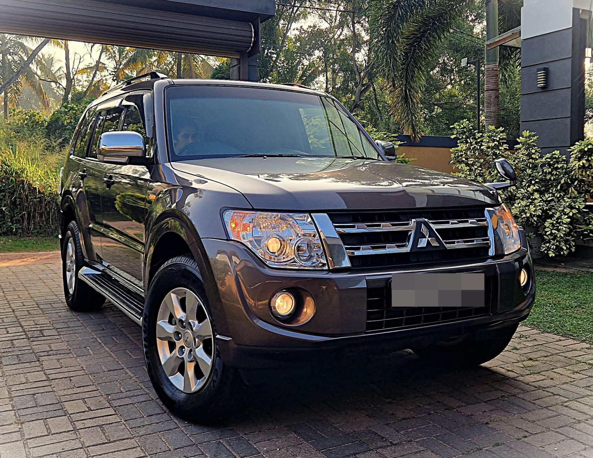 Mitsubishi Montero 2013 - பயன்படுத்தப்பட்டது SUV sale in Sri Lanka - patpat.lk