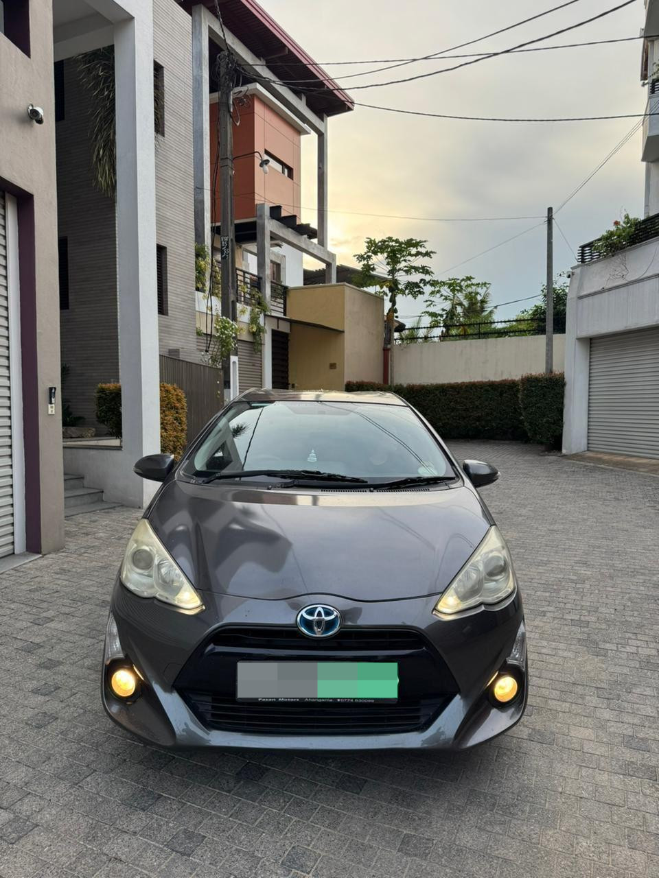 Toyota Aqua 2015 - பயன்படுத்தப்பட்டது கார் sale in Sri Lanka - patpat.lk