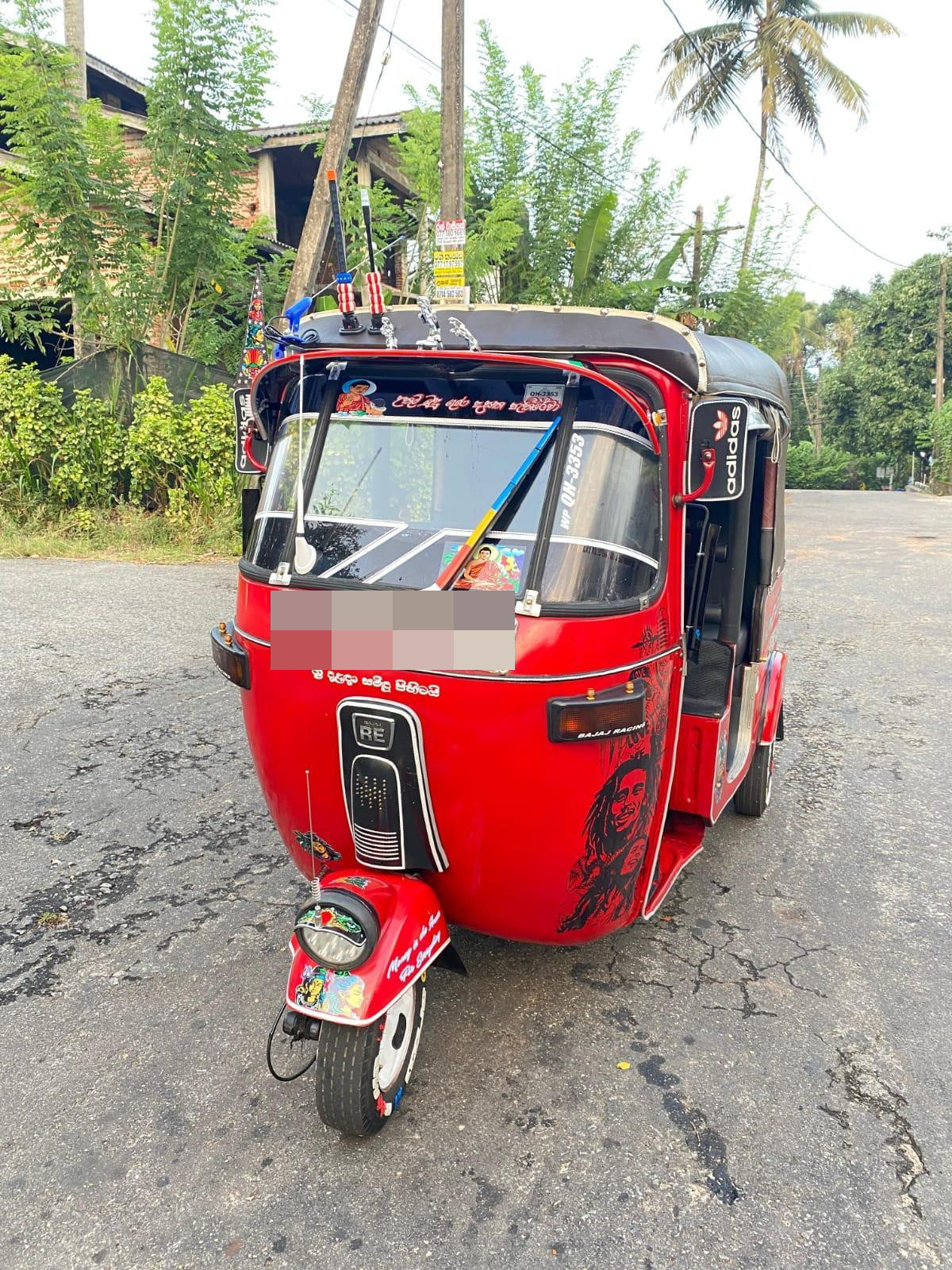 Bajaj Three Wheel 2006 ads-image-1
