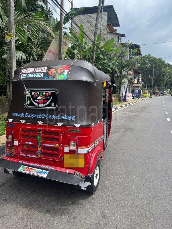 Bajaj 4 stroke 2016 - பயன்படுத்தப்பட்டது முச்சக்கர வண்டி sale in Sri Lanka - patpat.lk