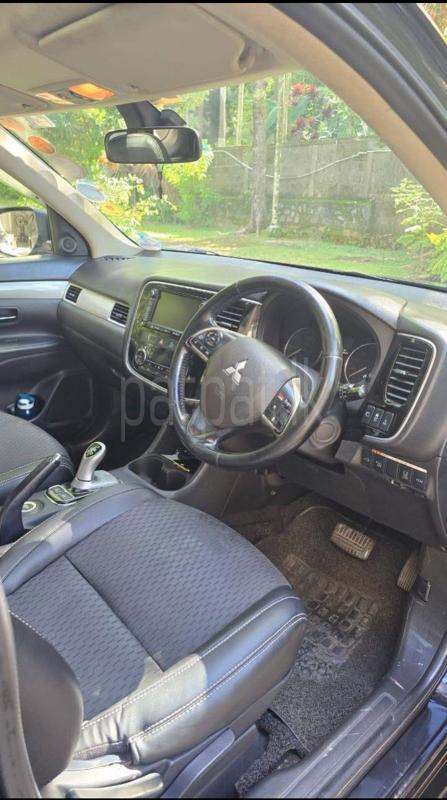 Mitsubishi Outlander 2015 - பயன்படுத்தப்பட்டது SUV sale in Sri Lanka - patpat.lk