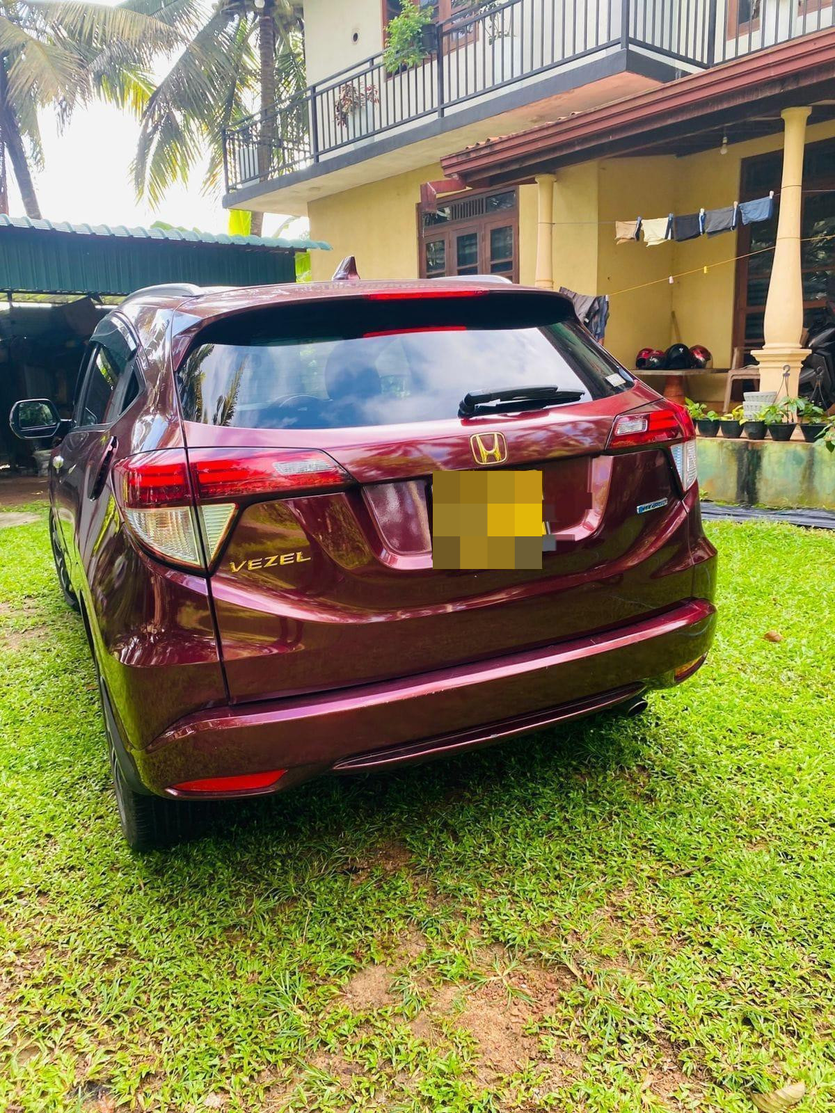 Honda Vezel 2014 - Used SUV sale in Sri Lanka - patpat.lk