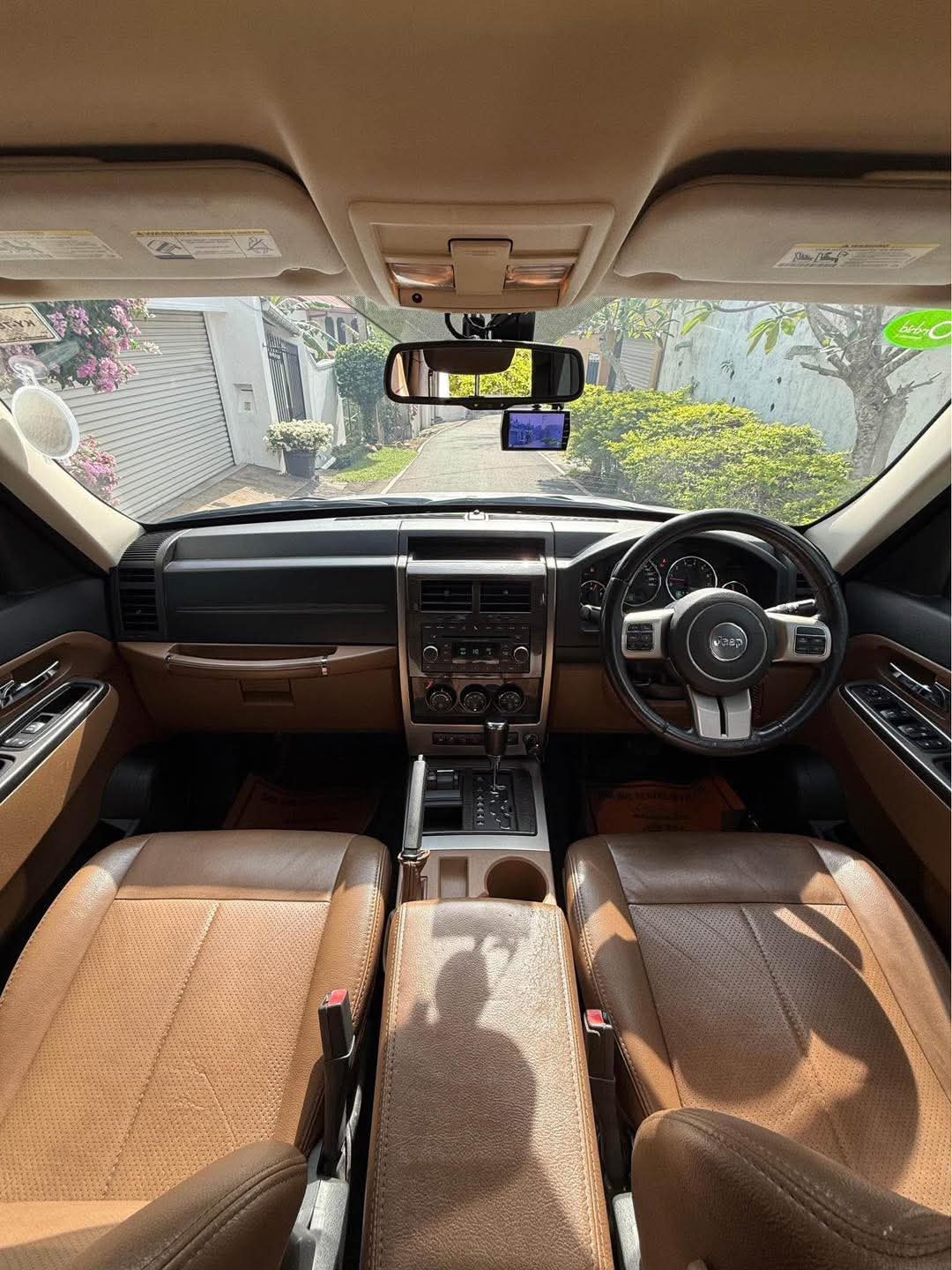 Jeep Cherokee 2012 - பயன்படுத்தப்பட்டது SUV sale in Sri Lanka - patpat.lk