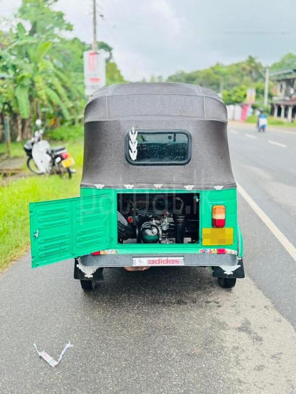 Bajaj 4 stroke 2005 - பயன்படுத்தப்பட்டது முச்சக்கர வண்டி sale in Sri Lanka - patpat.lk