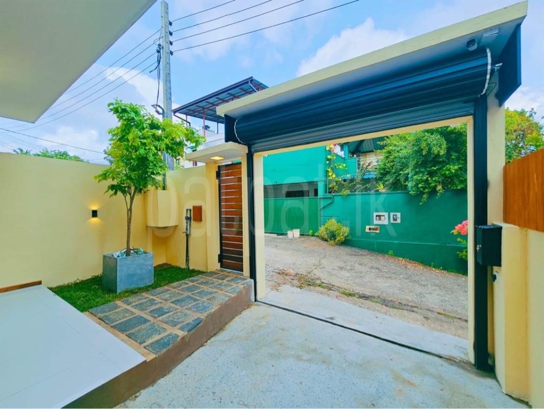 Advertisement image 6