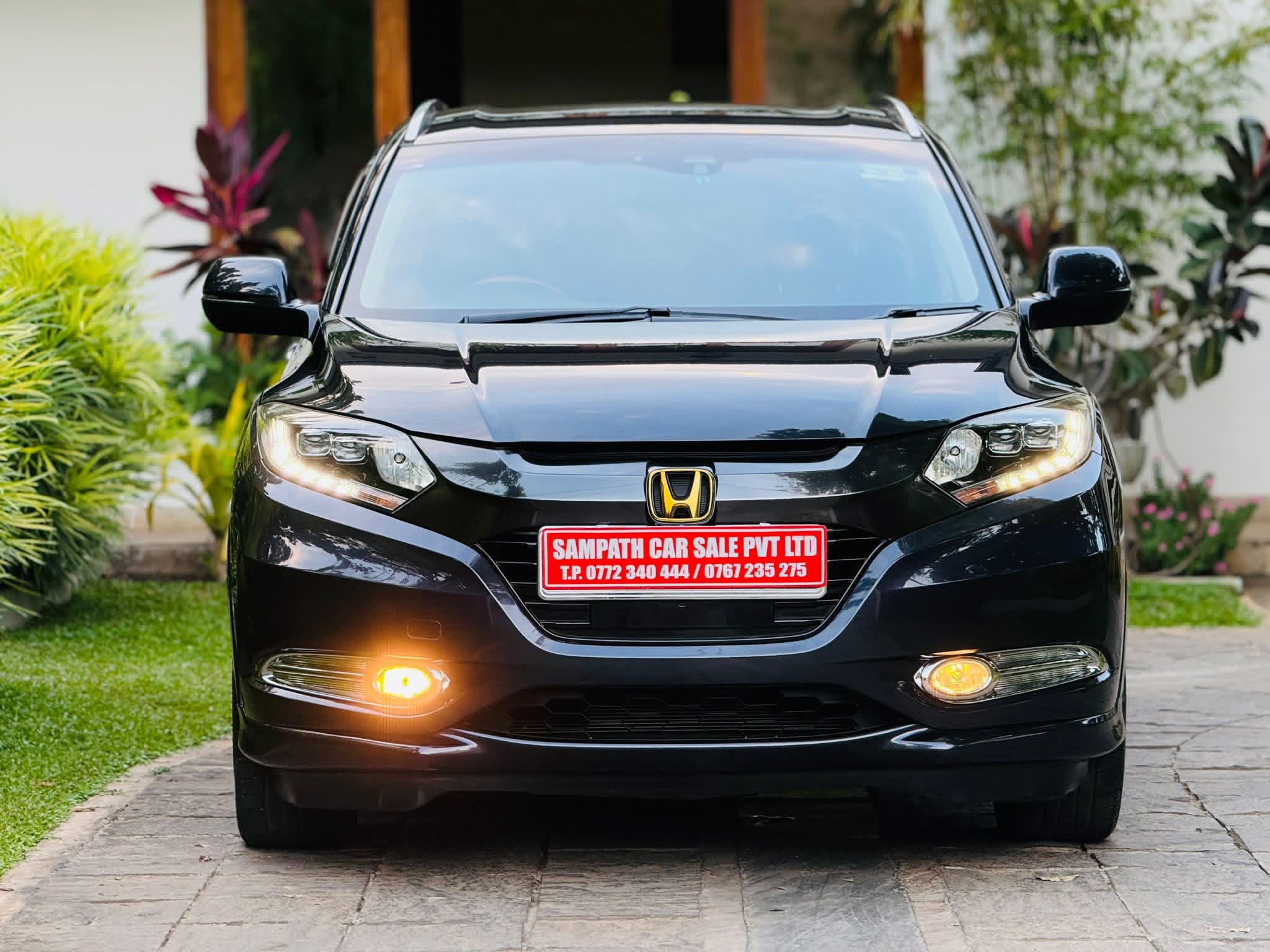 Honda Vezel 2015 - Used SUV sale in Sri Lanka - patpat.lk
