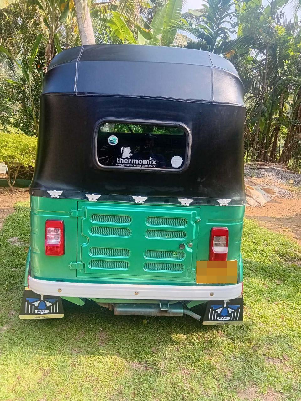 Bajaj Three Wheel 2015 - பயன்படுத்தப்பட்டது முச்சக்கர வண்டி sale in Sri Lanka - patpat.lk