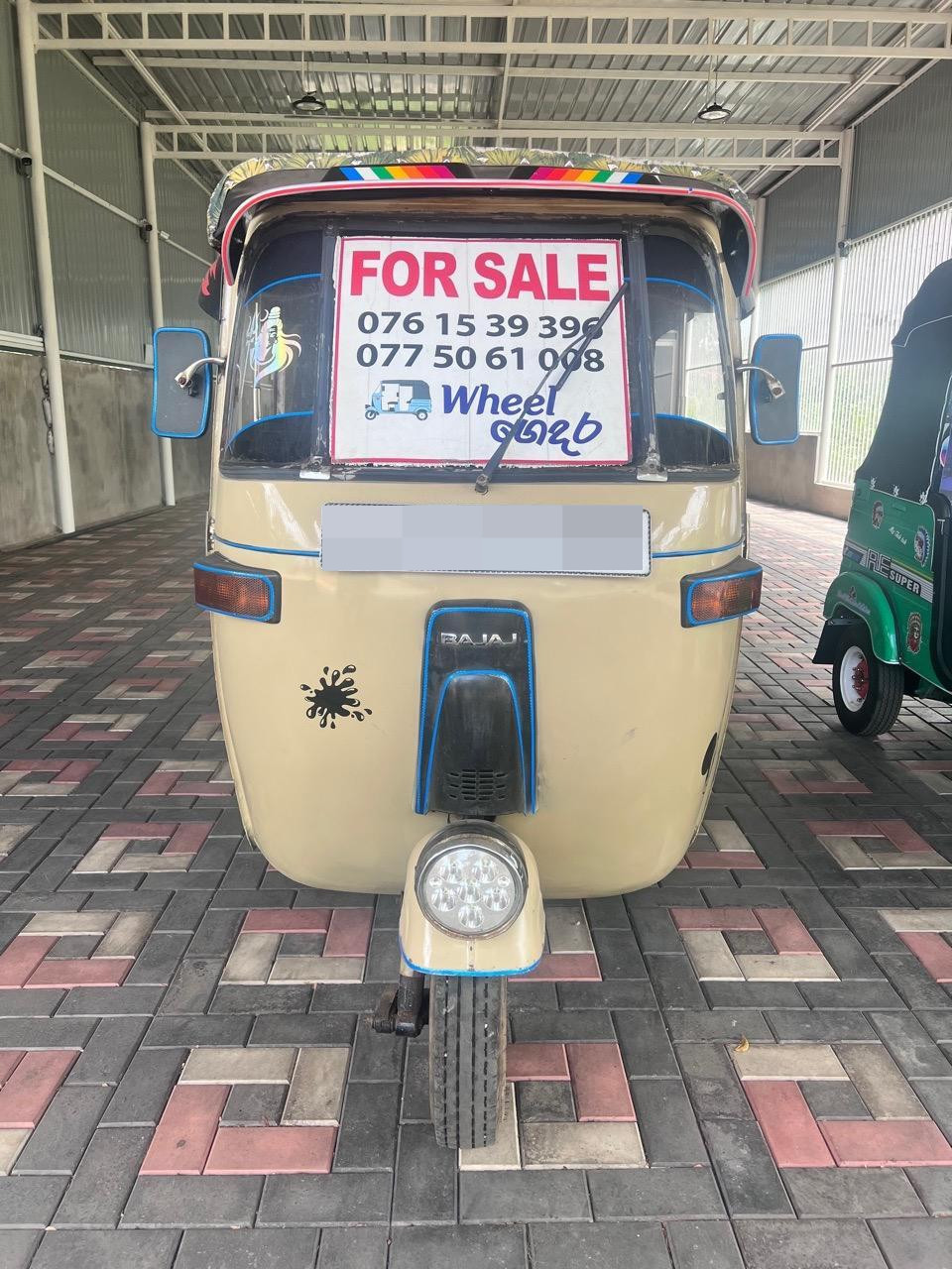 Bajaj Three Wheel 2002 ads-image-1