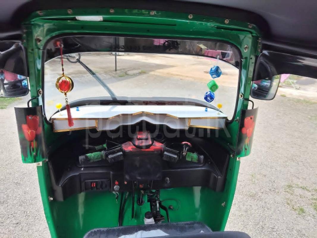 Bajaj 4 stroke 2010 - பயன்படுத்தப்பட்டது முச்சக்கர வண்டி sale in Sri Lanka - patpat.lk