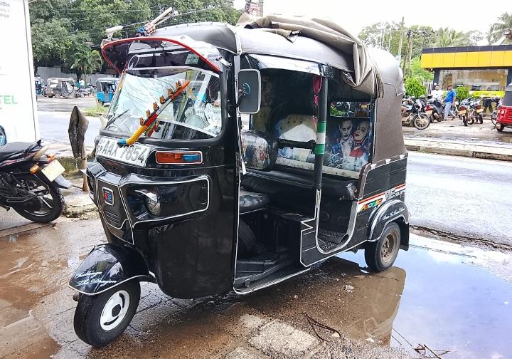 Bajaj 4 stroke 2015 - பயன்படுத்தப்பட்டது முச்சக்கர வண்டி sale in Sri Lanka - patpat.lk
