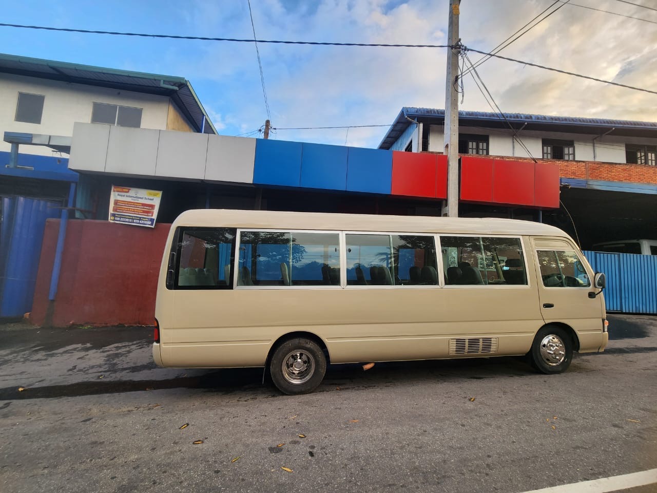 Toyota Coaster 2002 - பயன்படுத்தப்பட்டது பஸ் sale in Sri Lanka - patpat.lk