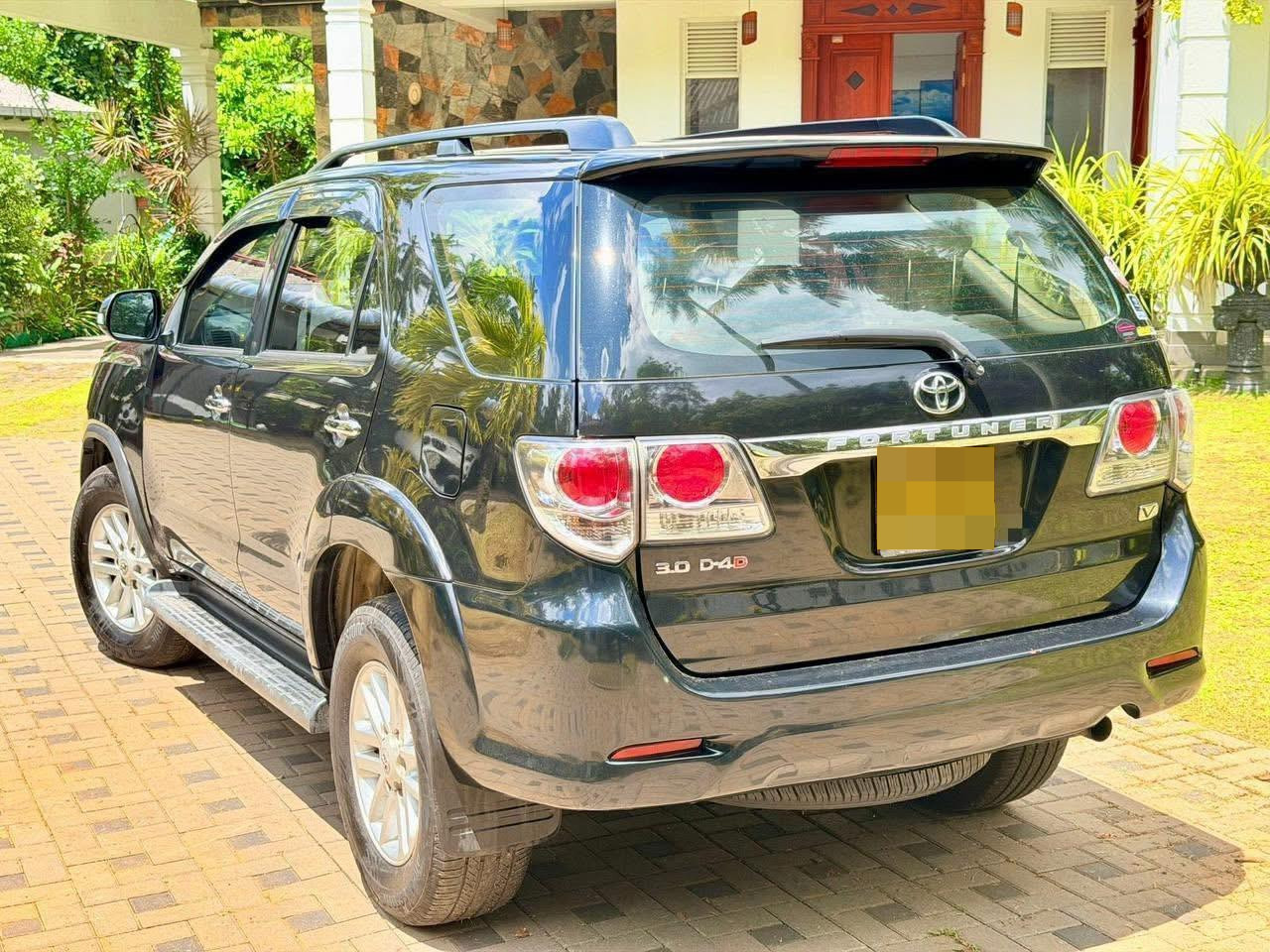 Toyota Fortuner 2013 - பயன்படுத்தப்பட்டது SUV sale in Sri Lanka - patpat.lk
