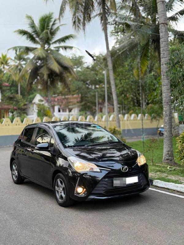 Toyota Vitz 2017 - பயன்படுத்தப்பட்டது கார் sale in Sri Lanka - patpat.lk