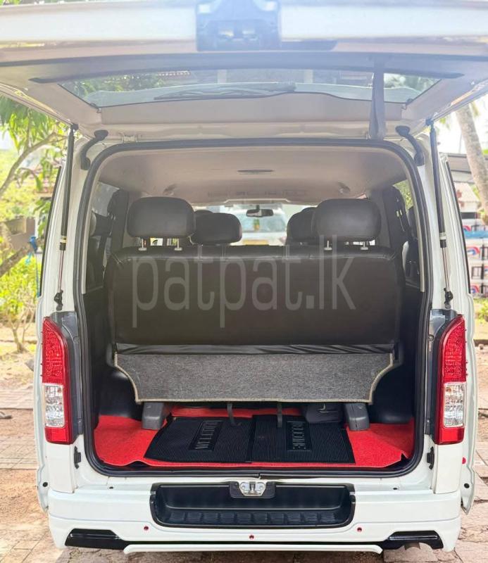 Toyota Hiace 2016 - பயன்படுத்தப்பட்டது வேன் sale in Sri Lanka - patpat.lk