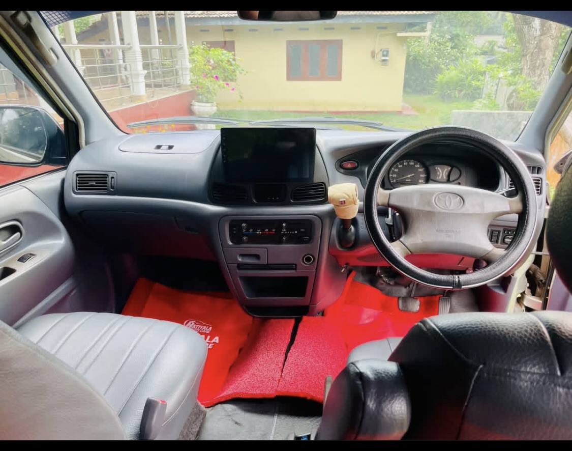 Toyota TownAce 2001 - பயன்படுத்தப்பட்டது வேன் sale in Sri Lanka - patpat.lk
