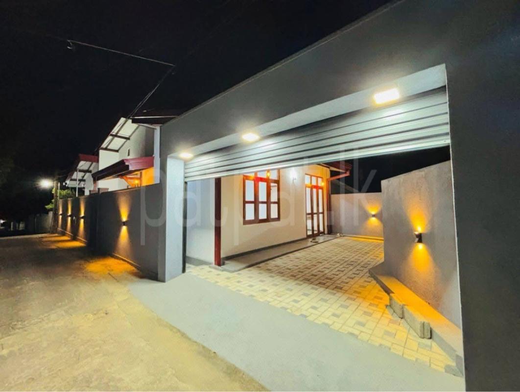 House for Sale in Colombo Fort (Colombo 01) ads-image-1