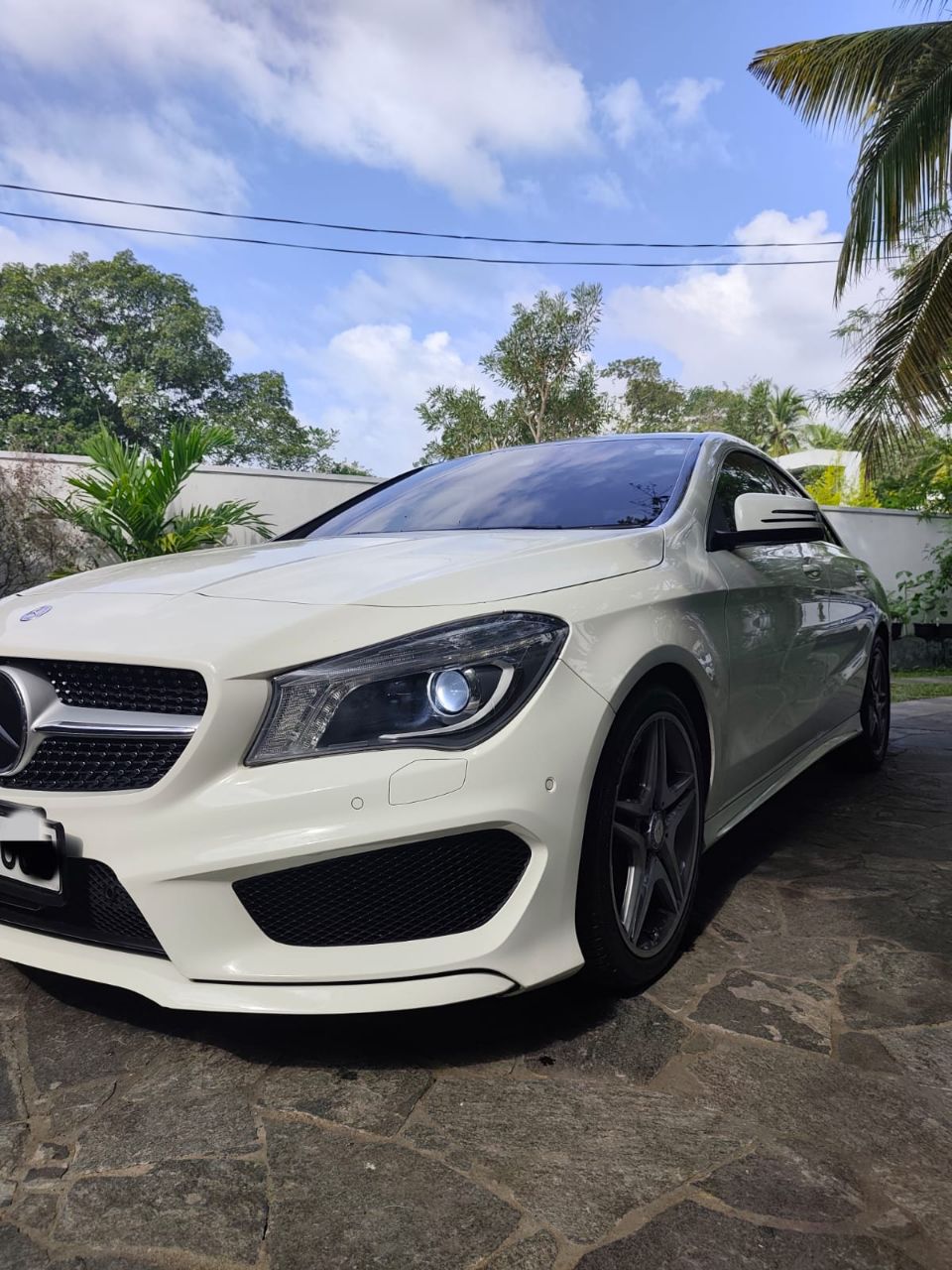 Mercedes Benz CLA180 2018 - பயன்படுத்தப்பட்டது கார் sale in Sri Lanka - patpat.lk