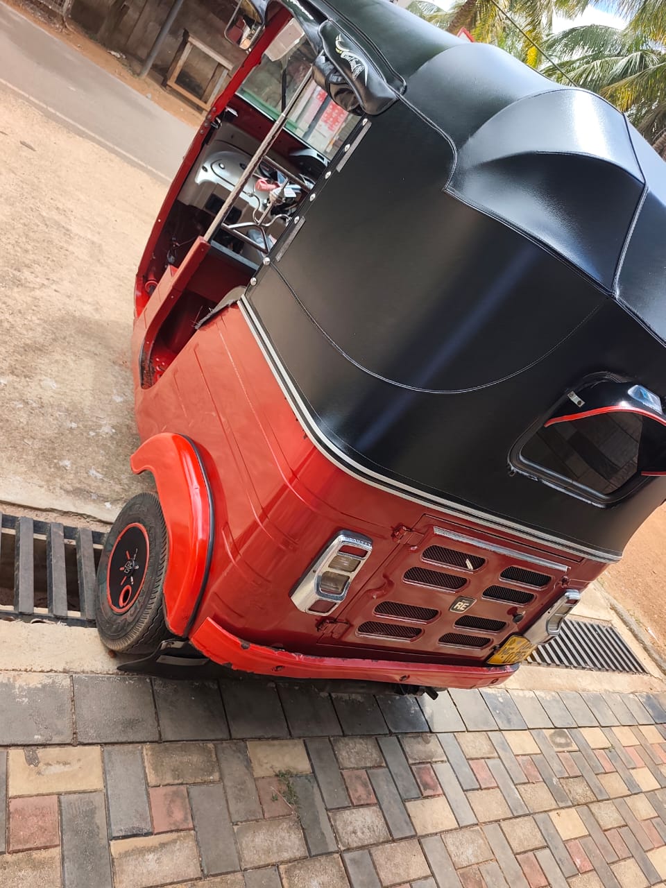 Bajaj 4 stroke 2016 - பயன்படுத்தப்பட்டது முச்சக்கர வண்டி sale in Sri Lanka - patpat.lk