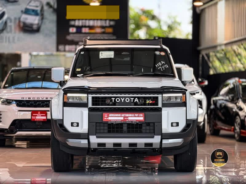 Toyota Land Cruiser Prado 2025 ads-image-1