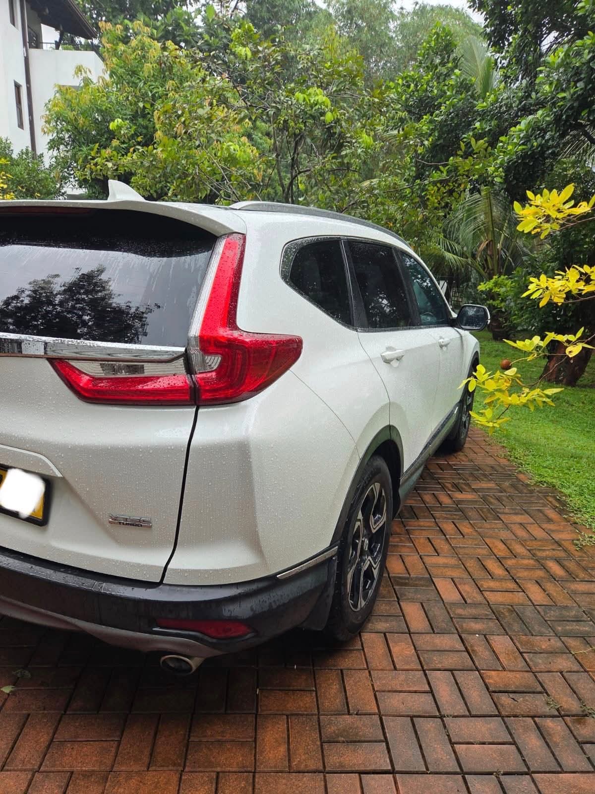 Honda CR V 2018 - பயன்படுத்தப்பட்டது SUV sale in Sri Lanka - patpat.lk