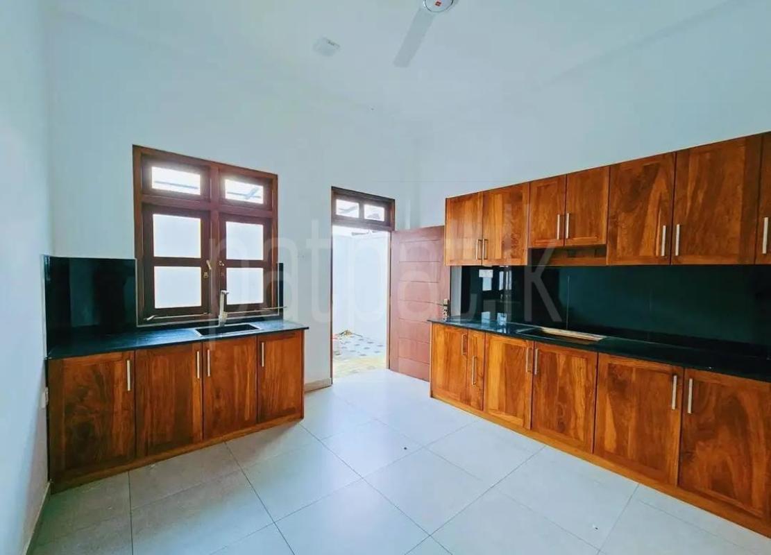 House for Sale in Athurugiriya ads-image-1