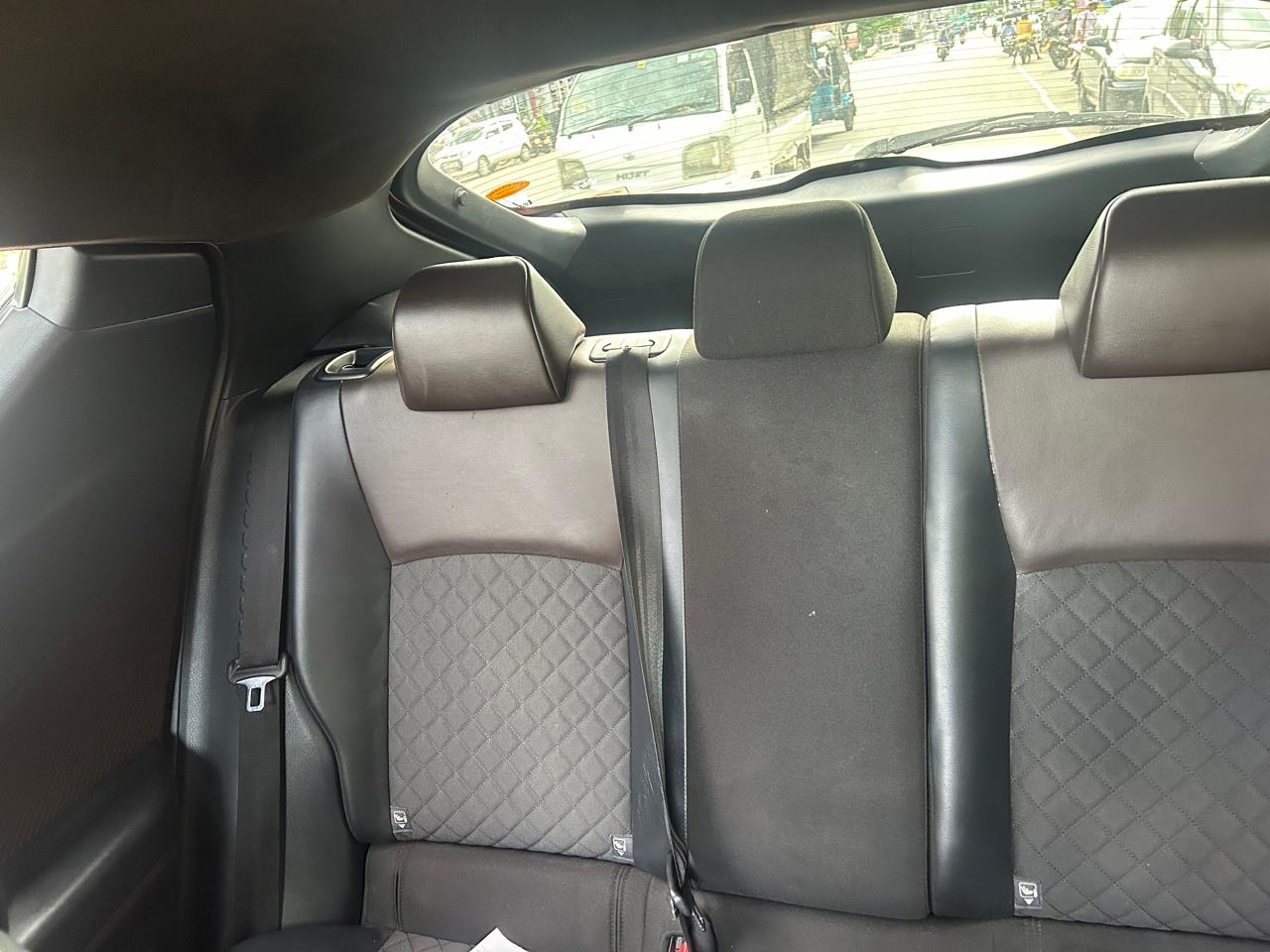 Toyota CHR 2018 - பயன்படுத்தப்பட்டது SUV sale in Sri Lanka - patpat.lk